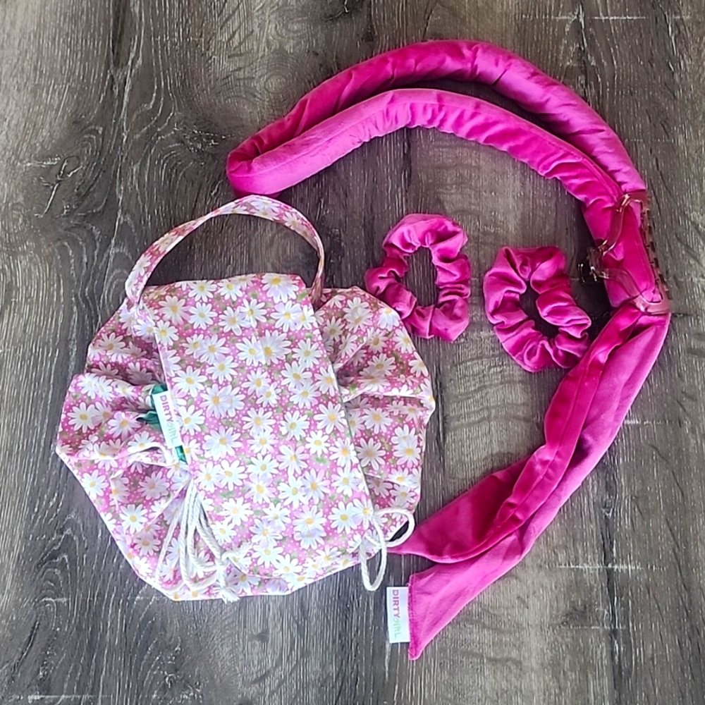 NEW! Dirty Girl by @amandaellisxo Heatless Curling Wrap & Travel Makeup Bag